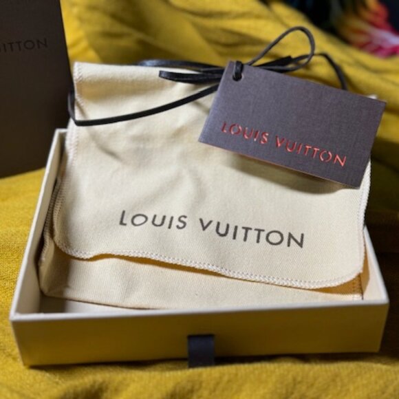 Louis Vuitton Men's Wallet - Picture 2 of 7